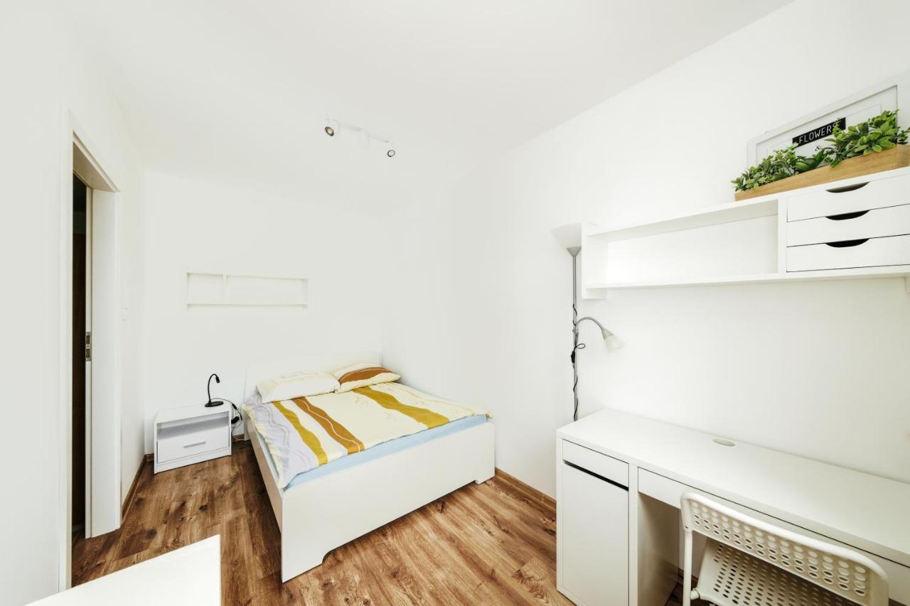 Wygodny Niedaleko Centrum, Free Parking Apartamento
